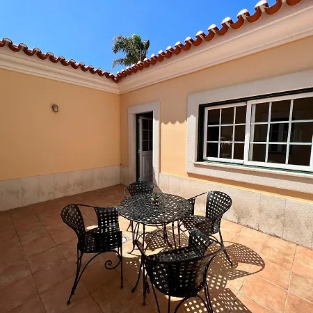 Nocleg ze śniadaniem With Palm Tree Heated Pool São Martinho do Porto