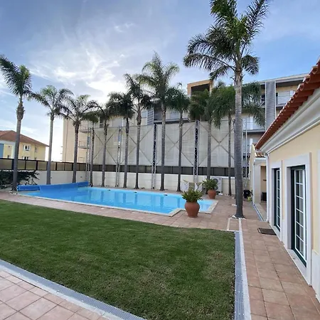 With Palm Tree Heated Pool Nocleg ze śniadaniem