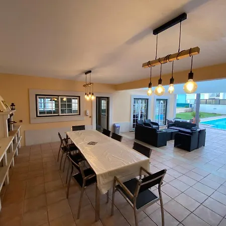 With Palm Tree Heated Pool Nocleg ze śniadaniem São Martinho do Porto