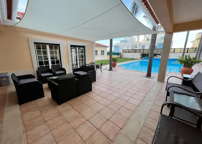 Bed and breakfast With Palm Tree Heated Pool São Martinho do Porto