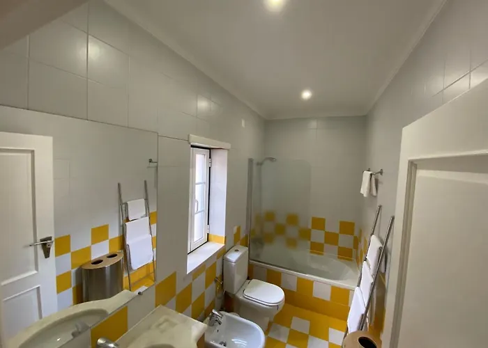 With Palm Tree Heated Pool Bed and breakfast *