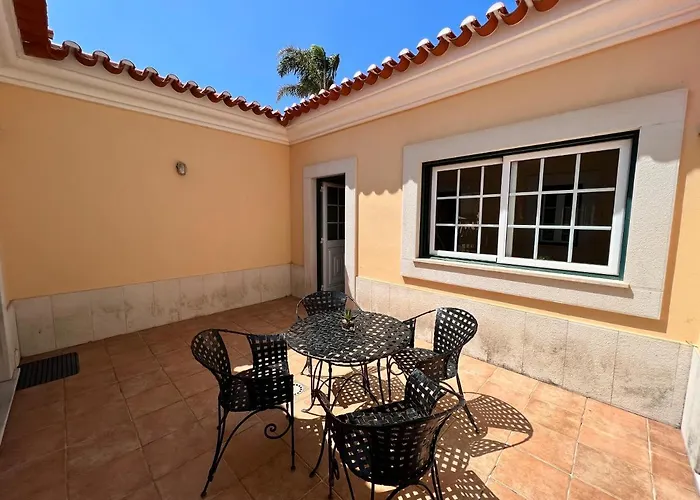 Bed & Breakfast With Palm Tree Heated Pool São Martinho do Porto