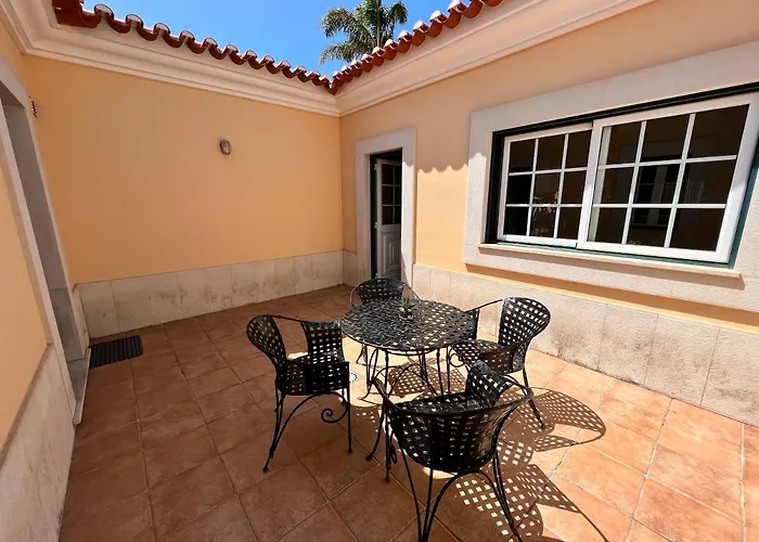 Bed and breakfast With Palm Tree Heated Pool