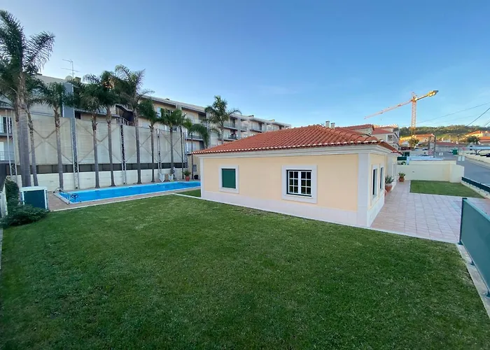 With Palm Tree Heated Pool Bed & Breakfast São Martinho do Porto