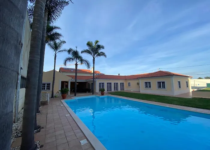 Bed & Breakfast With Palm Tree Heated Pool São Martinho do Porto